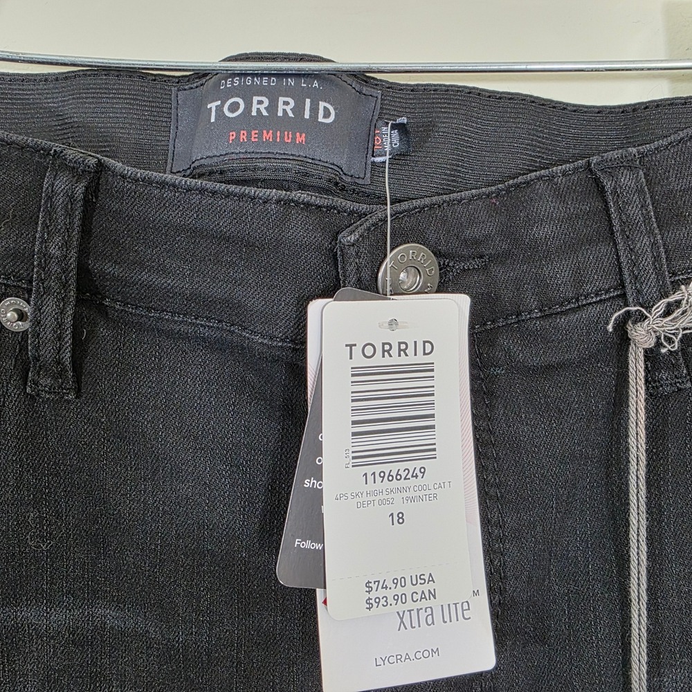 Torid Women Jeans Sky High Skinny Cool Cat Faded Black Premium Denim Size 18T - Picture 2 of 14
